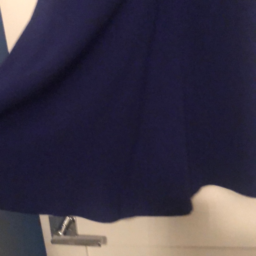 Dress - Picture 7 of 7